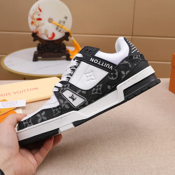 ルイヴィトン トレイナー ライン スニーカー