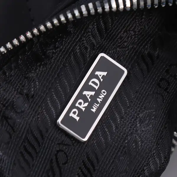 プラダ Hobo バッグ