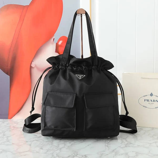 プラダ ミディアム バックパック