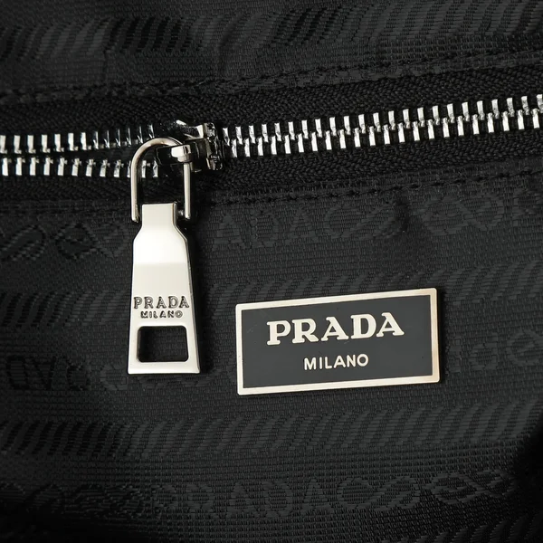 プラダ リュック デイバッグ