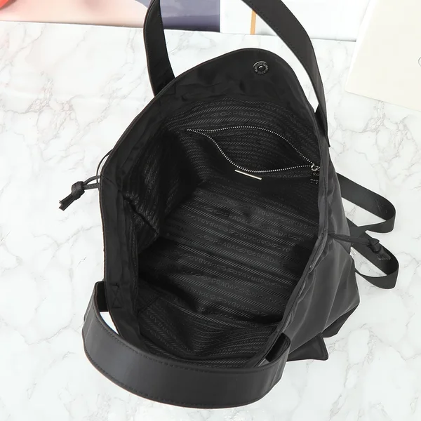 プラダ トートバッグ メンズ