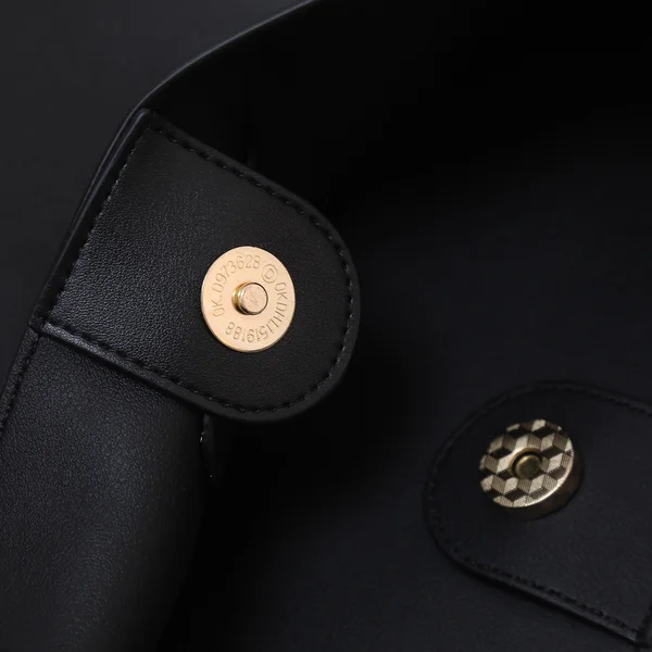 プラダ バッグ レディース