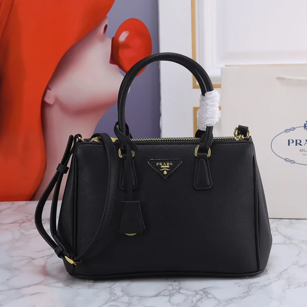 PRADA ハンドバッグ ブラック