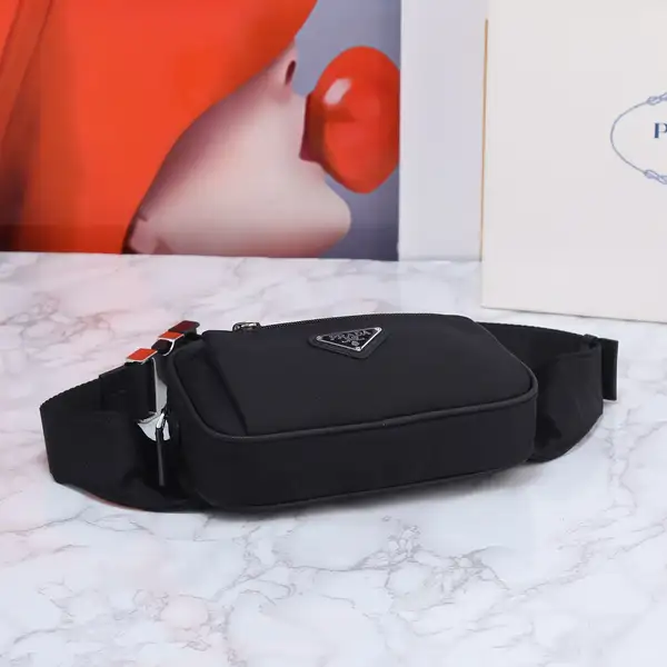 プラダ ベルトバッグ メンズ