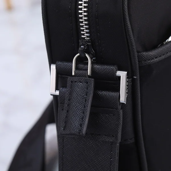 プラダ ショルダーバッグ