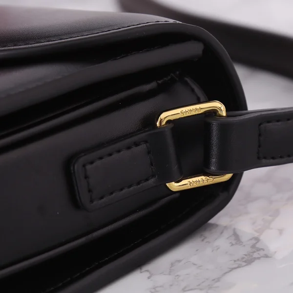 CELINE クロスボディ 肩掛け