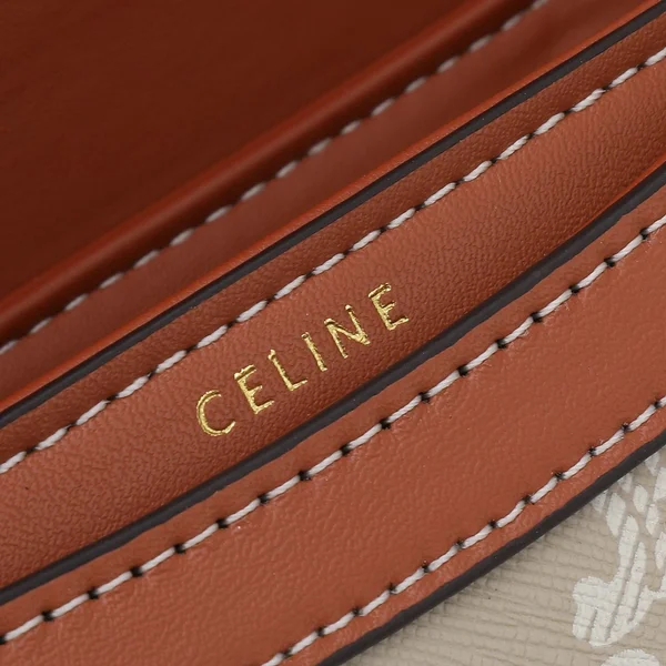 セリーヌ クロスボディ 偽物