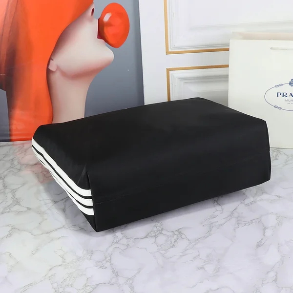 アディダス コラボ トートバッグ