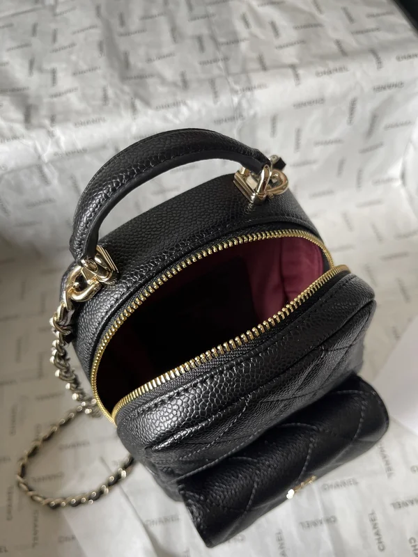 シャネル バックパック チェーン