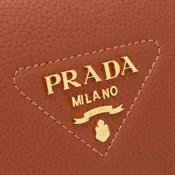 PRADA 斜め掛け ポシェット