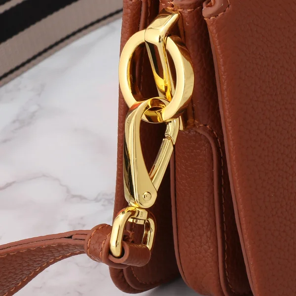 プラダ グレインカーフ レザーショルダーバッグ