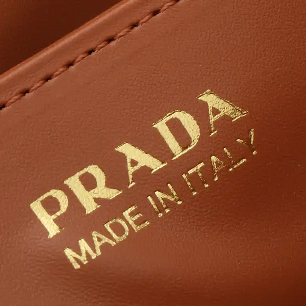 PRADA ショルダーバッグ ブラウン