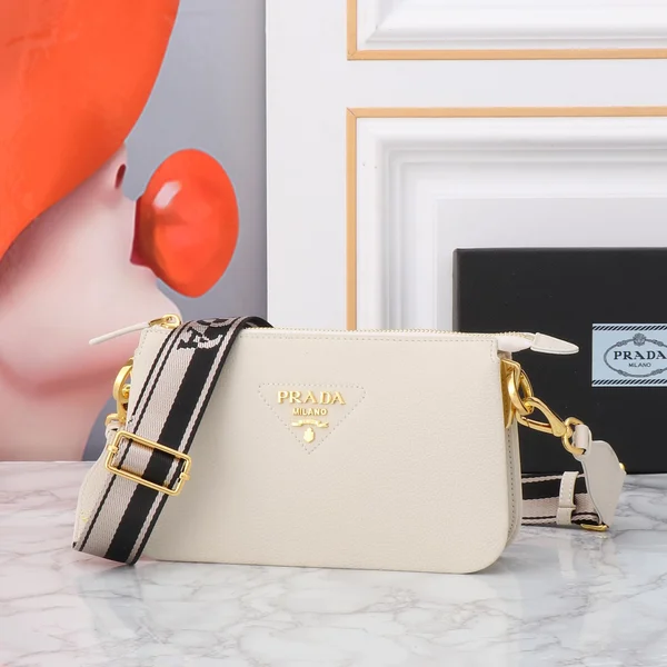 PRADA バッグ 大人気