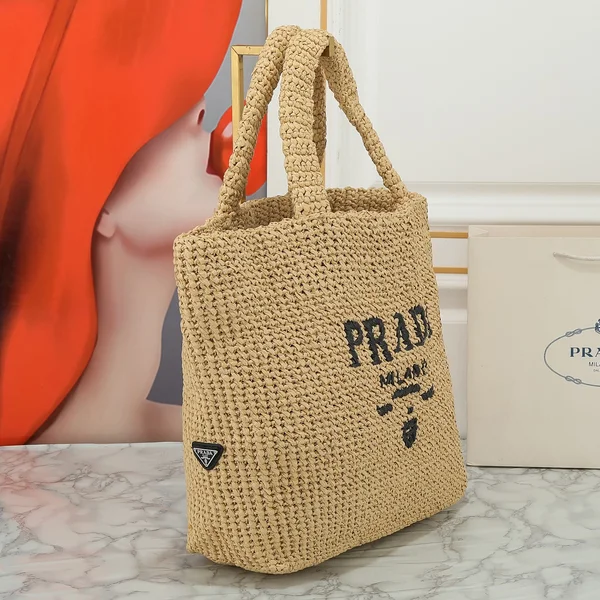 PRADA トライアングルロゴ トートバッグ