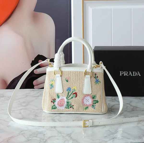 PRADA 刺繍 トートバッグ