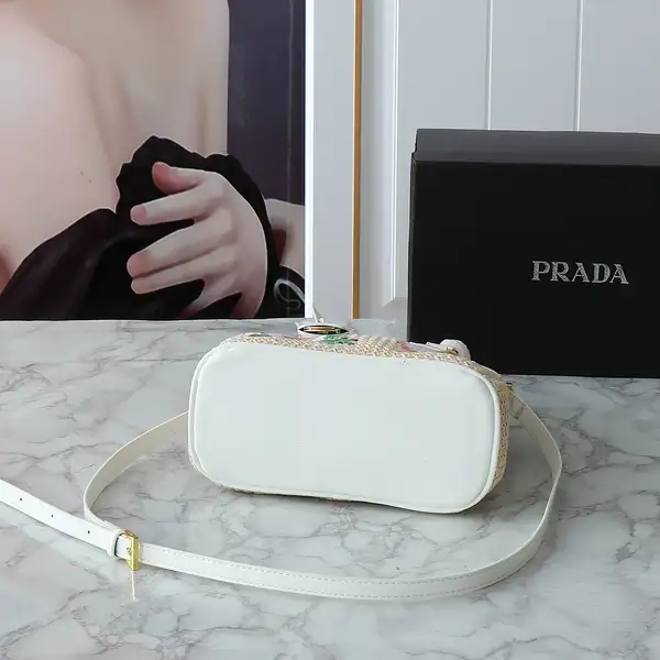 PRADA 2awyショルダーバッグ 花柄