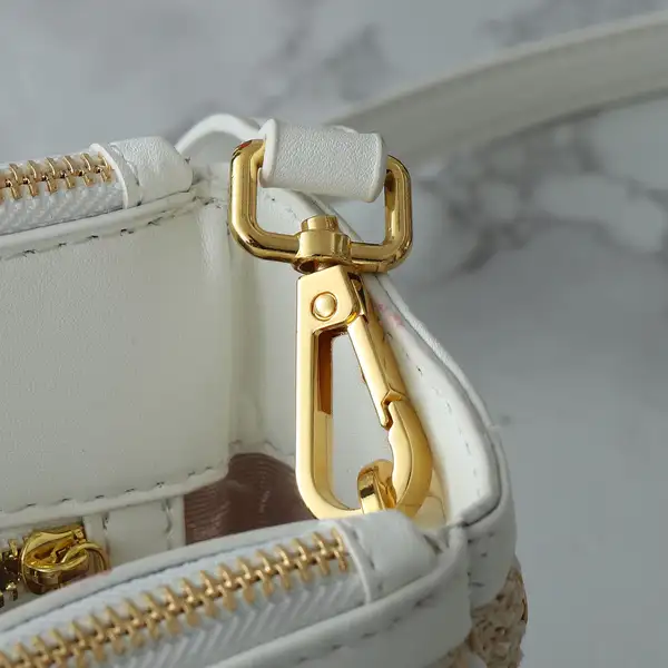 プラダ バッグ 花柄 刺繍