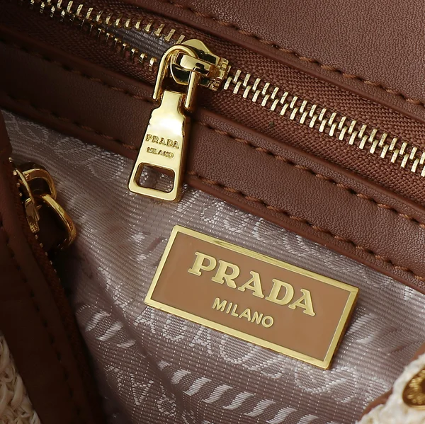 プラダ バッグ 2025AW