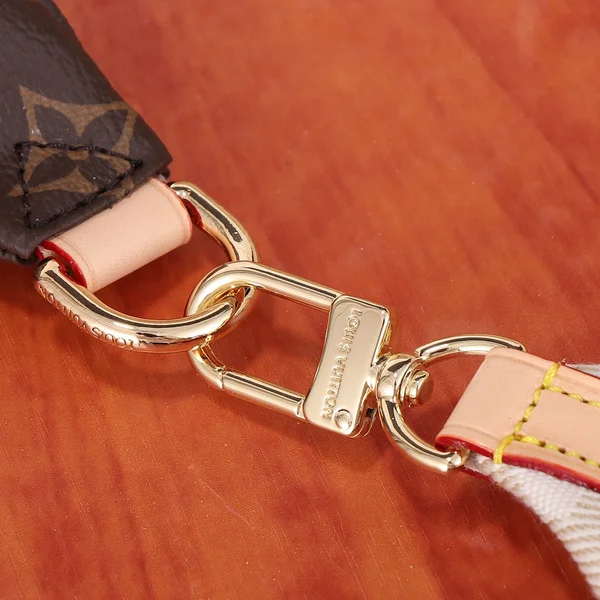 LOUIS VUITTON クロスボディメンズ レディース