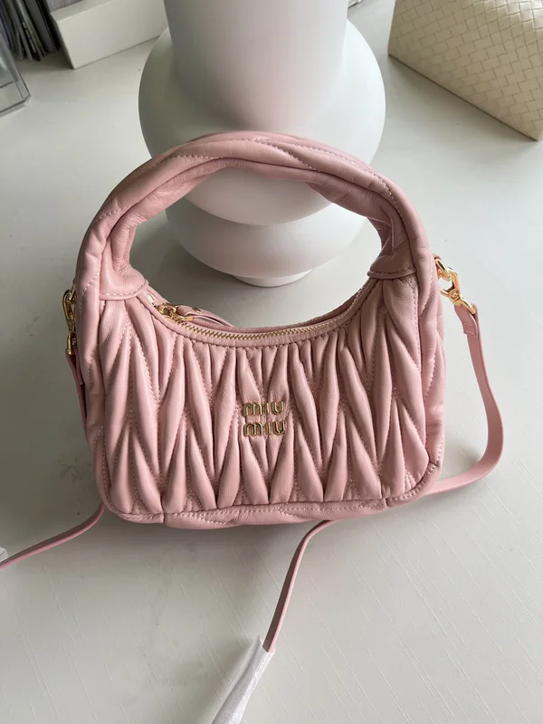 MIUMIU バッグ レディース