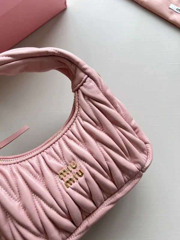 MIUMIU ワンダー ショルダーバッグ