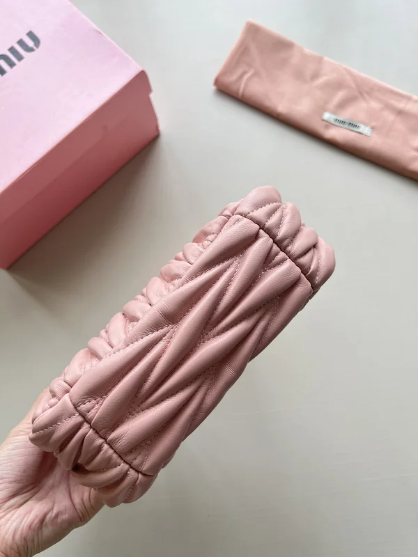 ミュウミュ5BC125 スーパーコピー