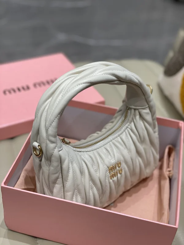 MIU MIU 5BC125 AN88 偽物
