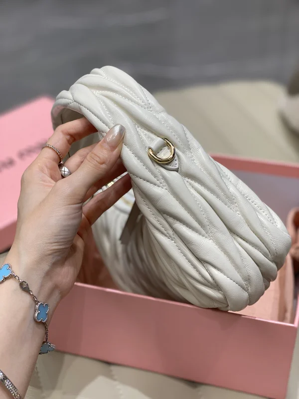 ミュウミュウ ショルダーバッグ N级品