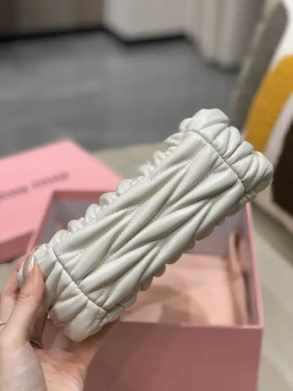 ミュウミュウバッグ