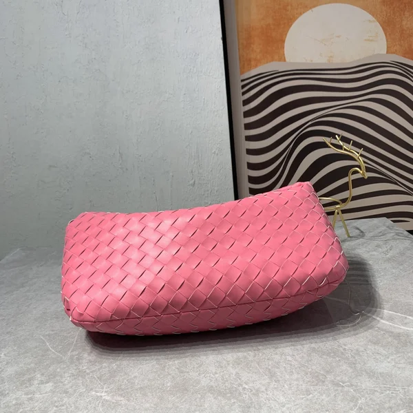 ボッテガヴェネタ イントレチャート