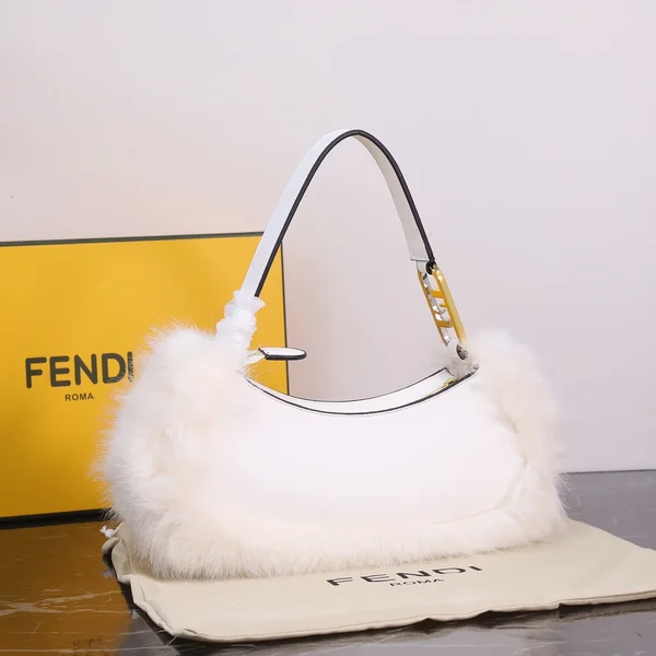 フェンディ オーロック ハンドバッグ