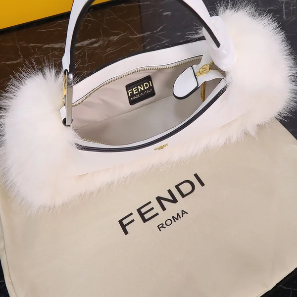 フェンディ レディースバッグ