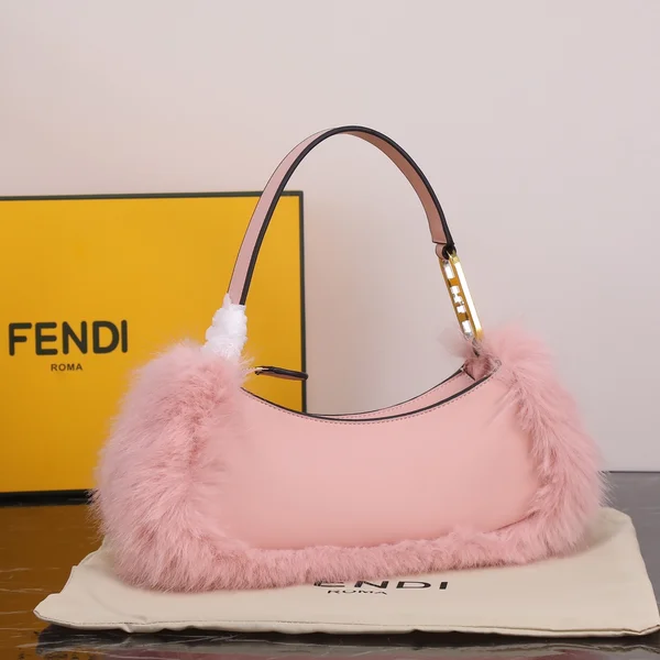 FENDI レザー ハンドバッグ