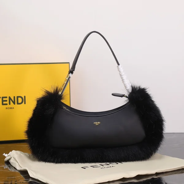 FENDI オーロック スウィング