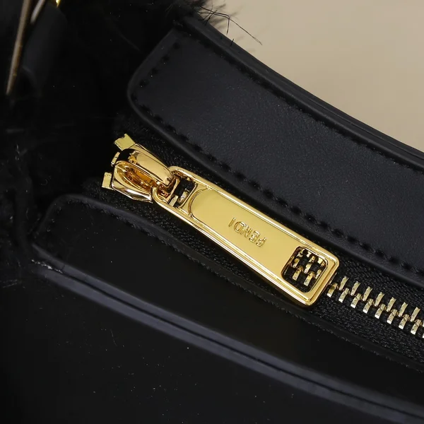 フェンディ バッグ コピー