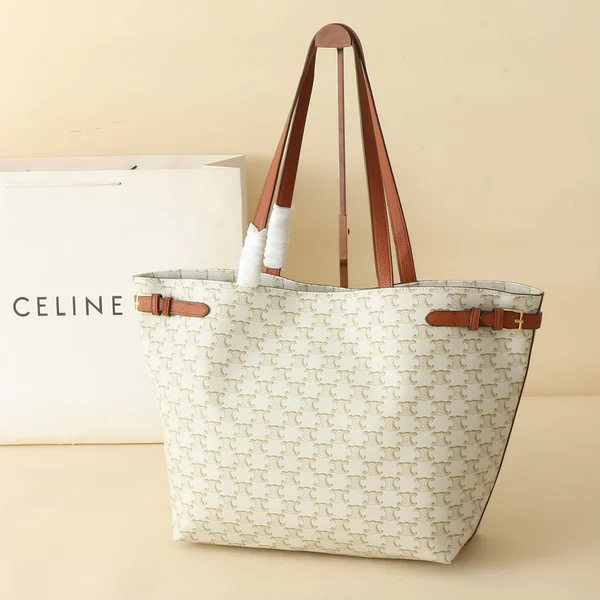 セリーヌ 116853ENY レプリカ