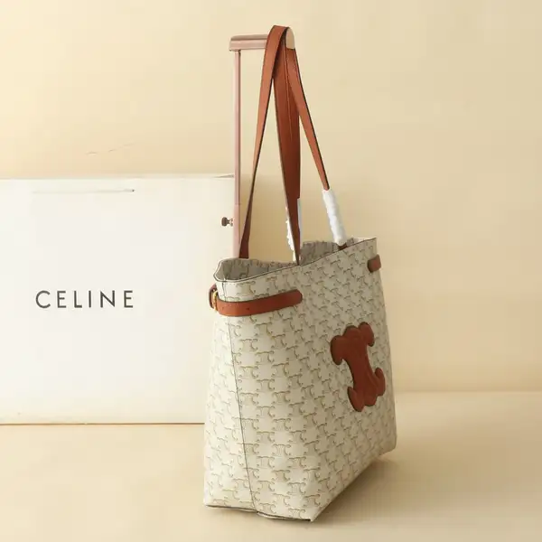 セリーヌ トリオンフ ハンドバッグ