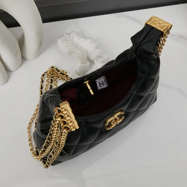 CHANEL チェーンショルダーバッグ