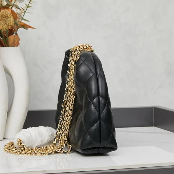 シャネル バッグ 24A