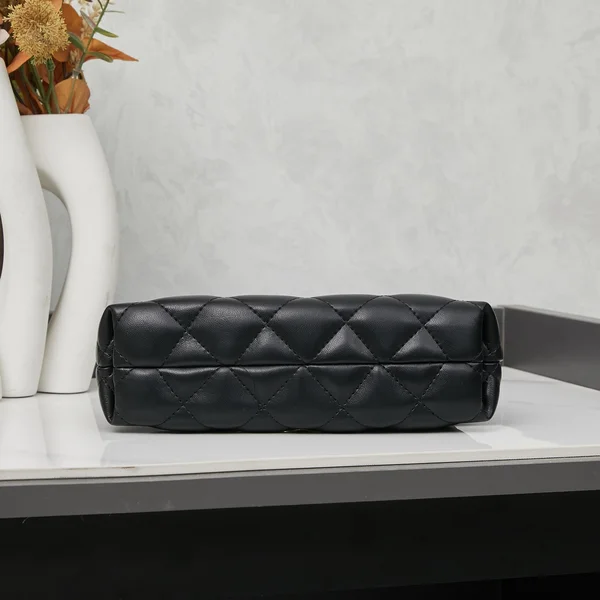 chanel チェーンバッグ ブラック