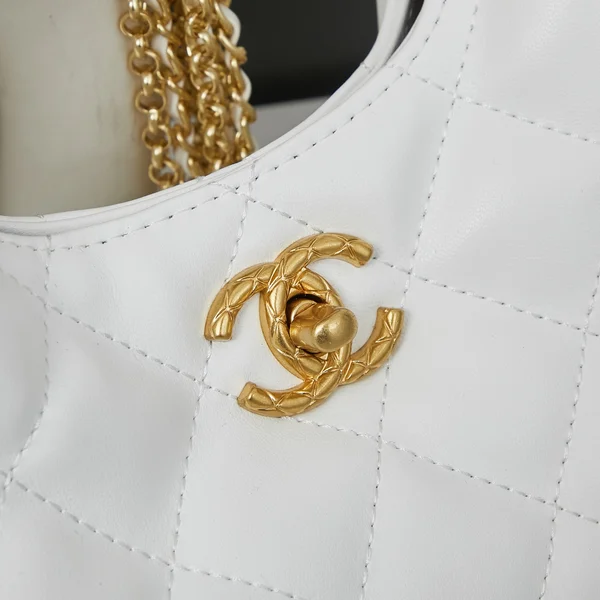 シャネル マトラッセ ホーボーバッグ