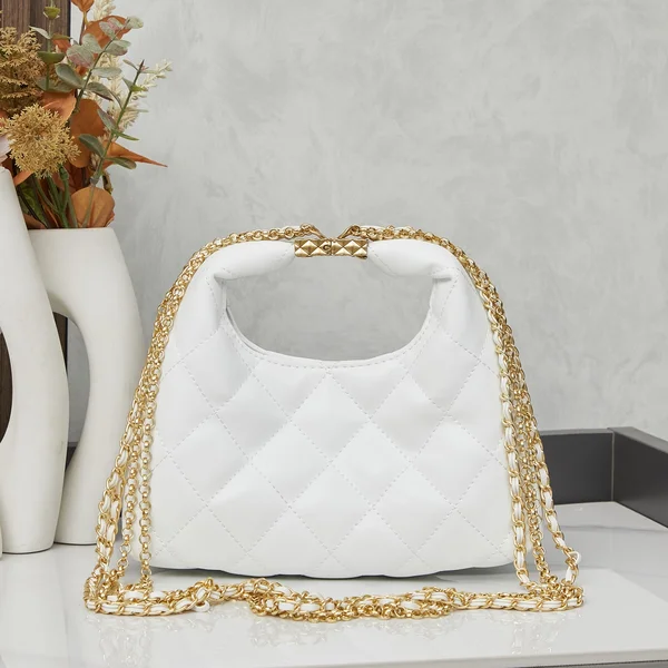 シャネル バッグ 白