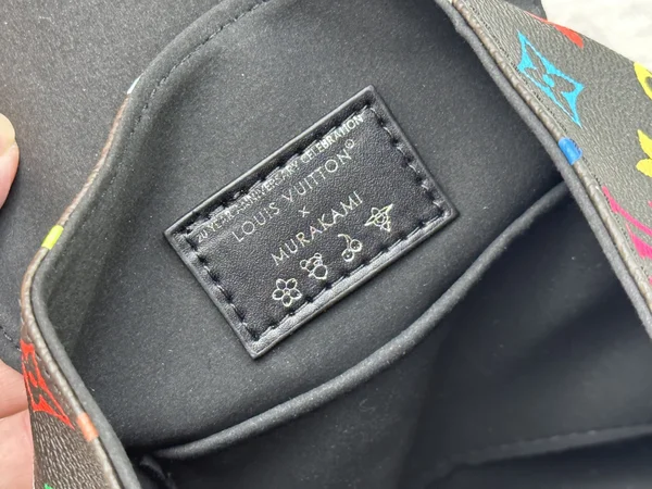 ルイヴィトン M13081 スーパーコピー