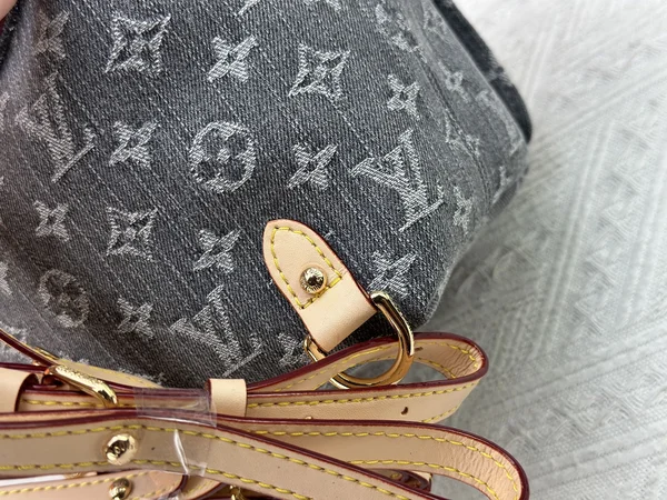 lv リュック 女子可愛い