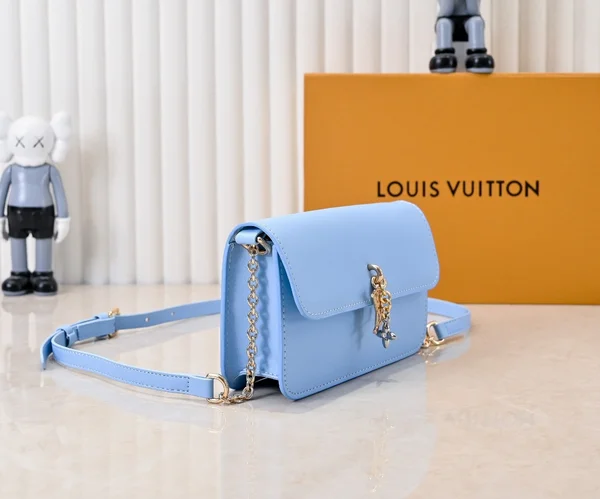 ルイヴィトン Small チェーンバッグ