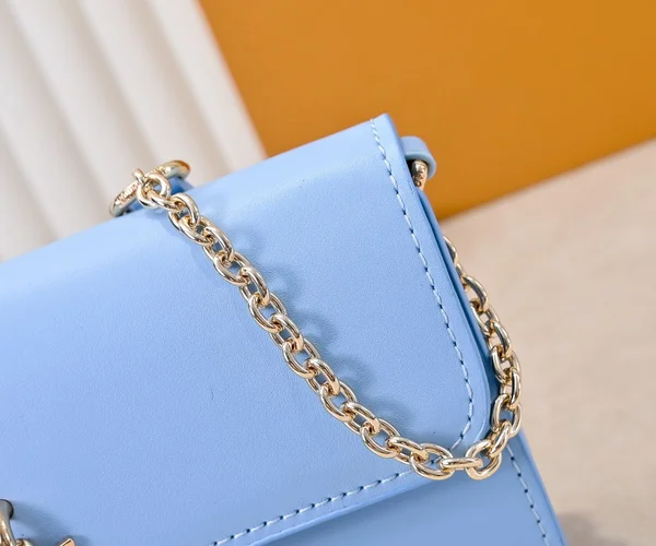 LVブルーム クロスボディバッグ