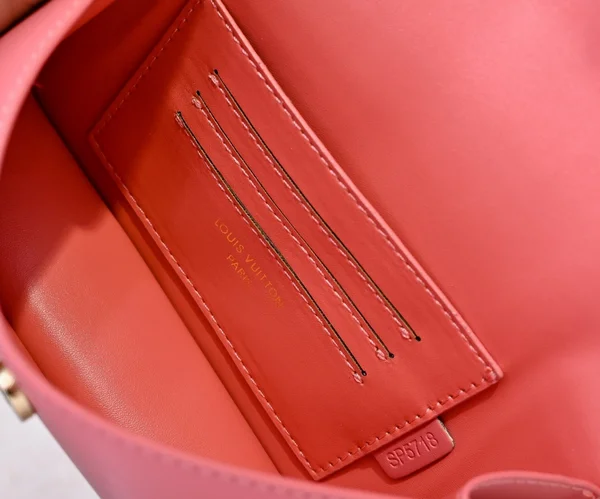 ヴィトン オン ウォレット チェーン