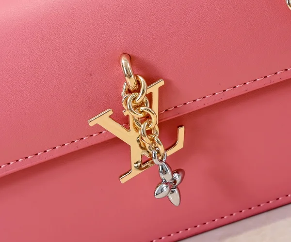 Louis Vuitton ウォレット オン チェーン