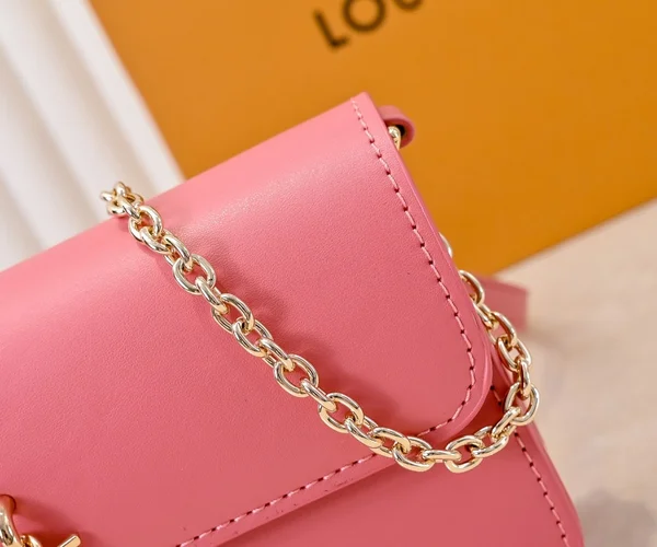 Louis Vuitton ウォレット オン チェーン