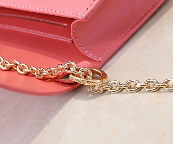 ヴィトン ウォレット スウィートコーラル